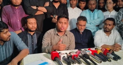 নির্বাচন কমিশন নিরপেক্ষ নয়, প্রশাসনে ভাগাভাগি চলছে: হাসনাত আবদুল্লাহ