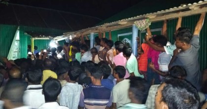 ‎পাবনায় নামাজরত অবস্থায় বাবাকে কুপিয়ে হত্যা করলো মাদকাসক্ত ছেলে