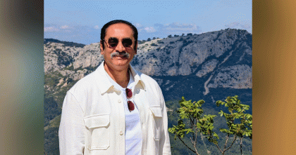 গভীর রাতে পিনাকি ভট্টাচার্যের বাসার সামনে আগুন লাগানোর চেষ্টা, ফেসবুকে বিস্ফোরক পোস্ট