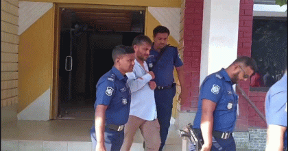 ঝিনাইদহে নিষিদ্ধ আওয়ামী যুবলীগের নেতাকে পিটিয়ে পুলিশে সোপর্দ