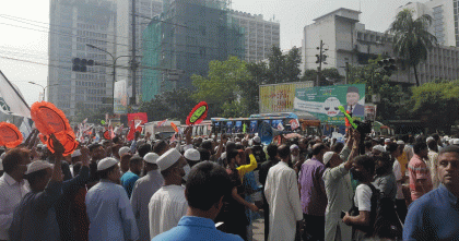 নভেম্বরেই গণভোটের দাবিতে উত্তাল পল্টন