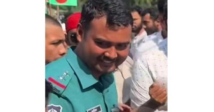 বিএনপি নেতা রিজভীর পা ধরে সালাম করা সেই পুলিশ ক্লোজড