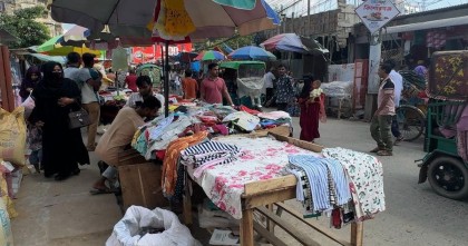 কিশোরগঞ্জ শহরে ফুটপাত দখলের মহোৎসব