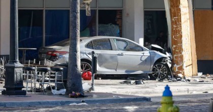 যুক্তরাষ্ট্রে পুলিশের ধাওয়ায় পালানোর সময় গাড়ির ধাক্কায় নিহত চার, আহত ১১