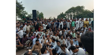 প্রাথমিক বিদ্যালয়ের শিক্ষকদের কর্মবিরতি স্থগিত, চলবে শহীদ মিনারে অবস্থান কর্মসূচি