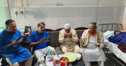 বগুড়ায় অসুস্থ্য বিএনপির সভাপতিকে দেখতে হাসপাতে জামায়াতের এমপি প্রার্থী