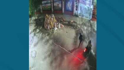 রাজধানীর মোহাম্মদপুরে পেট্রোল বোমা নিক্ষেপ