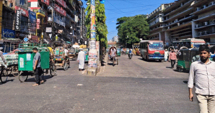 চট্টগ্রামে সড়কে যানবাহনের উপস্থিতি কম