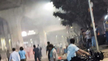 টিএসসিতে ককটেল বিস্ফোরণ