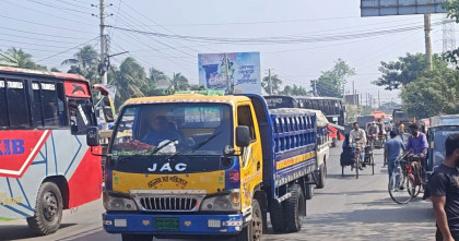 লকডাউনে প্রভাব পড়েনি বাগেরহাটে; যান চলাচল স্বাভাবিক