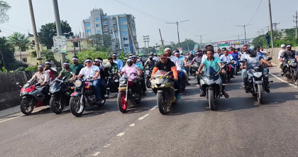 ধামরাইয়ে লকডাউনে নাশকতা ঠেকাতে যুবদলের মোটরসাইকেল শোডাউন