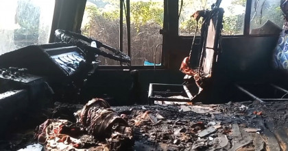 যশোরে পার্কিং করা বাসে দুর্বৃত্তদের আগুন