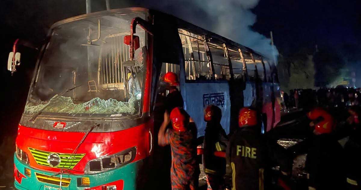 টাঙ্গাইলে বাস চাপায় মোটরসাইকেল চালক নিহত, পরিবহনে আগুন