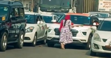 মাঝরাস্তায় বরের গাড়ি আটকে দিলেন সাবেক প্রেমিকা