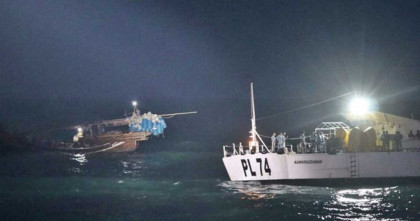 বাংলাদেশের ২৯ জেলেসহ ট্রলার ধরে নিয়ে গেছে ভারতীয় কোস্ট গার্ড