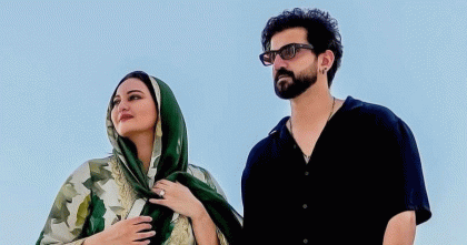 স্বামীকে নিয়ে মসজিদ ঘুরে দেখলেন সোনাক্ষী