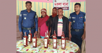 শেরপুর আদালতের রেকর্ড কিপার নুরুজ্জামানসহ দুই মাদক কারবারি আটক