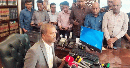 হাসিনাকে ফেরাতে ভারতকে ফের চিঠি দেয়া হবে: আইন উপদেষ্টা