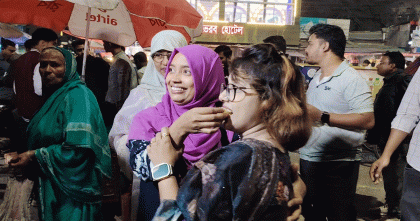 যশোরে শেখ হাসিনার ফাঁসির রায়কে কেন্দ্র করে এনসিপির আনন্দমিছিল ও মিষ্টি বিতরণ