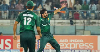 ভারতকে বড় ব্যবধানে হারিয়ে সেমিফাইনালে পাকিস্তান