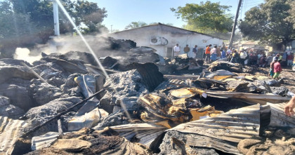 টঙ্গীতে বস্তার গুদামে ভয়াবহ অগ্নিকাণ্ড