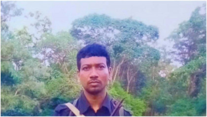 মাওবাদী বিদ্রোহী কমান্ডারকে হত্যার দাবি ভারতের