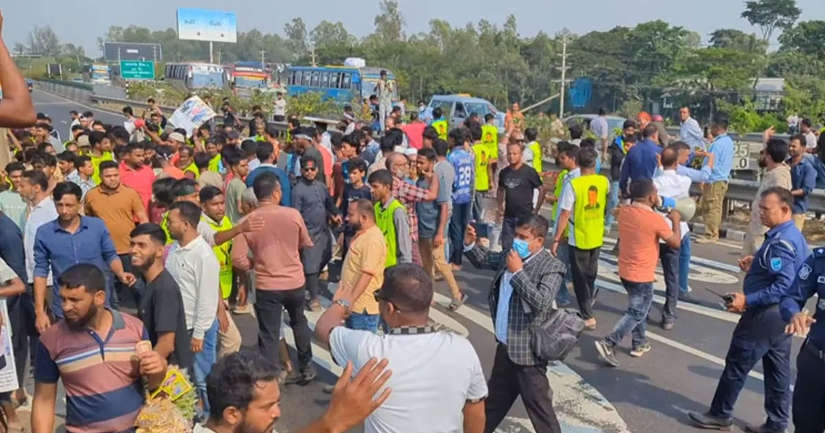 ঢাকা-মাওয়া এক্সপ্রেসওয়ে অবরোধ

