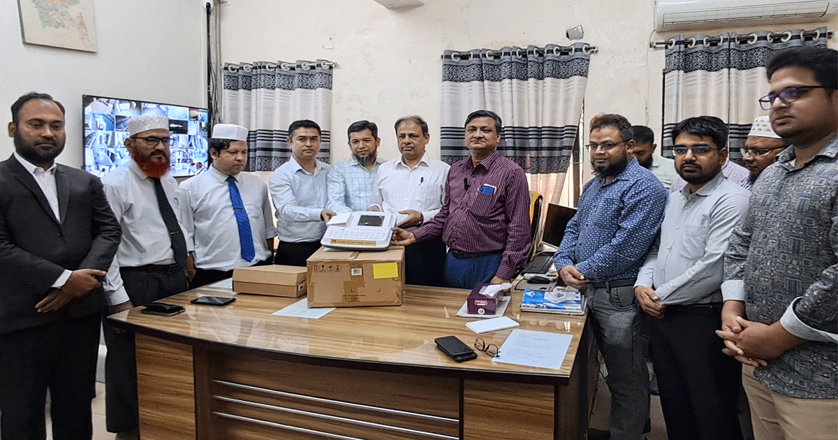 চাঁদপুর সরকারি জেনারেল হাসপাতালে এনডিএফের ইসিজি মেশিন প্রদান