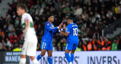 গোল পাল্টা গোলের ম্যাচে হার এড়িয়ে শীর্ষে রিয়াল