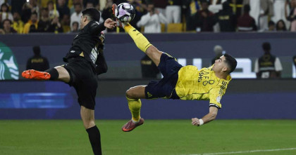 সাত বছর পেছনে ফেরালো রোনালদোর বাইসাইকেল কিক গোল 