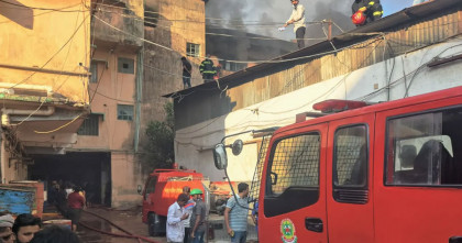 চট্টগ্রামে বহুতল ভবনের কম্বলের গুদামে আগুন