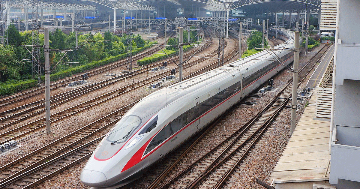 চীনে ট্রেনের ধাক্কায় ১১ জন নিহত