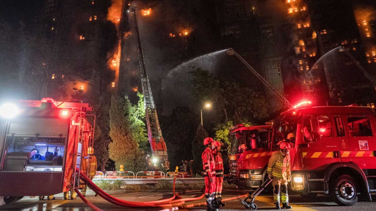 হংকংয়ে আবাসিক ভবনে আগুন, নিহত বেড়ে ৪৪