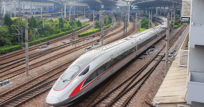 চীনে ট্রেনের ধাক্কায় ১১ জন নিহত