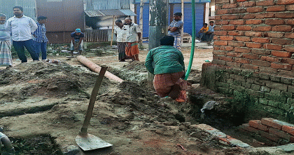 টঙ্গীতে অনুমতি ছাড়াই সিটি কর্পোরেশনের রাস্তা কেটে ড্রেন নির্মাণের অভিযোগ
