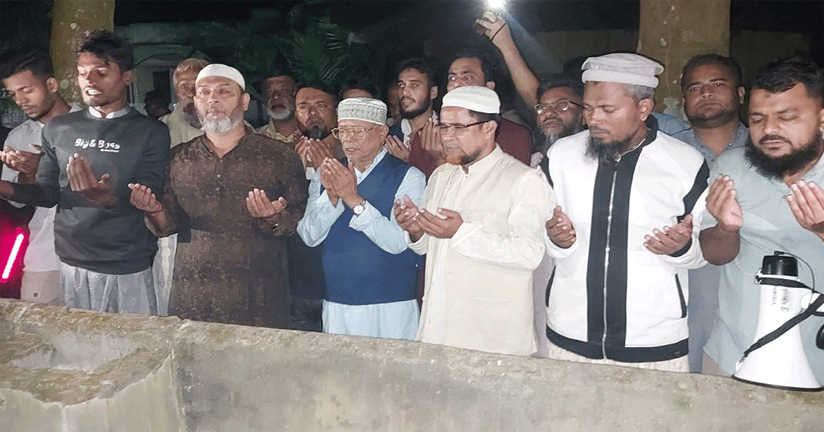জামায়াতের সাবেক আমিরের কবর জিয়ারত করলেন বিএনপির প্রার্থী মিন্টু