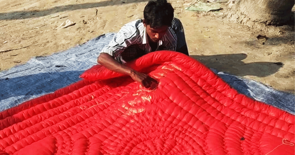 লেপের কাভার সব সময় লাল কাপড়ে হয় কেন?