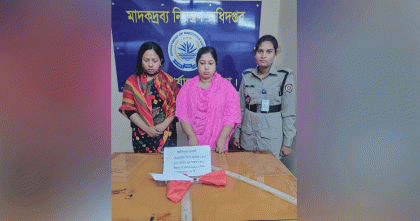 বগুড়ায় ২৪০০ পিস ইয়াবাসহ ননদ-ভাবী গ্রেপ্তার