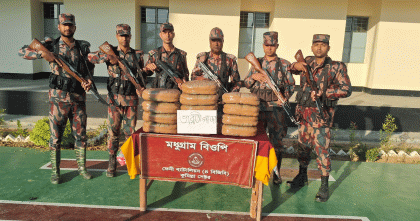 ফেনীতে গাঁজাসহ বহু চোরাচালানকৃত পণ্য আটক