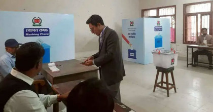 গণভোট ও জাতীয় নির্বাচন উপলক্ষে চলছে মক ভোটিং