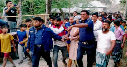 বগুড়ায় স্বামীর কুড়ালের কোপে স্ত্রী খুন  স্বামী আটক