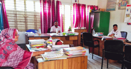 প্রাথমিক শিক্ষকদের কর্মবিরতি চলছে