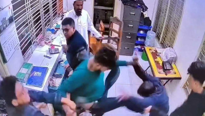 মোটরসাইকেলের টোল চাওয়ায় হামলা-ভাঙচুর, আহত ৩