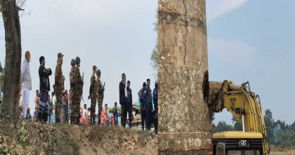 মেহেরপুরে অবৈধ ইটভাটায় অভিযান, বুলডোজারে গুঁড়িয়ে দিলো পরিবেশ অধিদপ্তর 