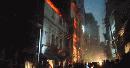 রাজধানীর চকবাজারে আবাসিক ভবনের আগুন নিয়ন্ত্রণে