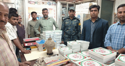 মিষ্টির শিরায় পোকাসহ সিগারেটের অংশ, ভোক্তার জরিমানা