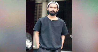 বন্ধুকে কুপিয়ে হত্যার কারণ জানালেন অস্ত্র হাতে থানায় যাওয়া যুবক