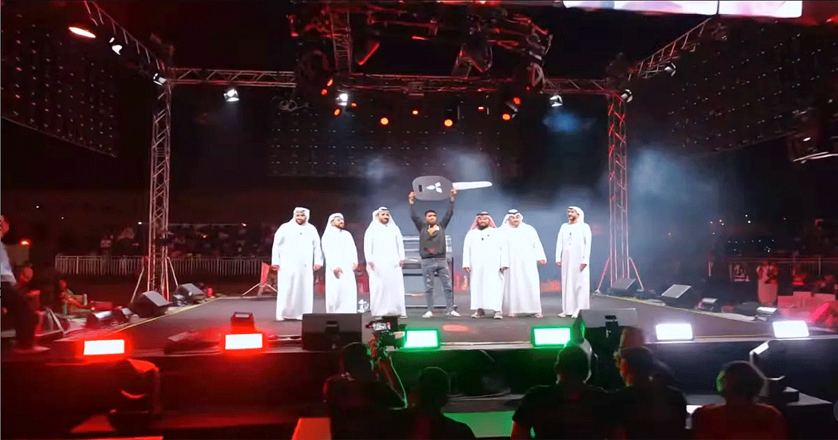 আমিরাতের ৫৪তম জাতীয় দিবসের অনুষ্ঠানে গাড়ি জিতলেন বাংলাদেশী কাঠমিস্ত্রী