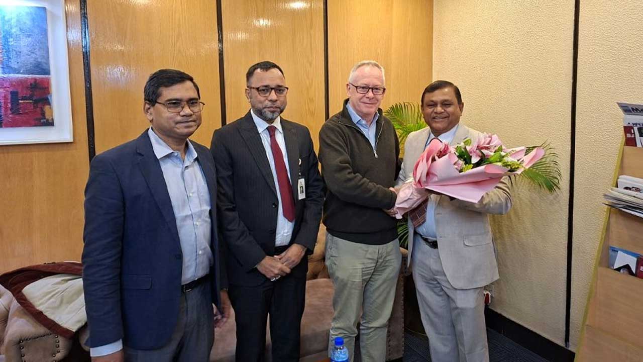 খালেদা জিয়ার চিকিৎসায় যোগ দিয়েছেন ব্রিটিশ চিকিৎসক