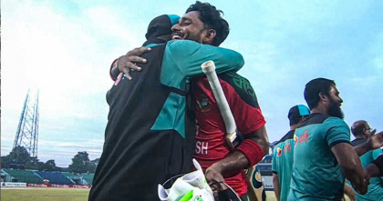 শীর্ষে তামিম, রেকর্ড ছক্কা ও জয়ে বছর শেষ